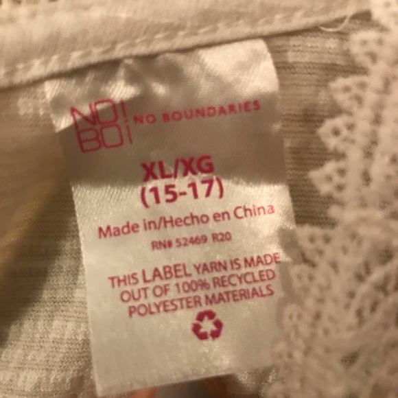 Blouse - Picture 3 of 3